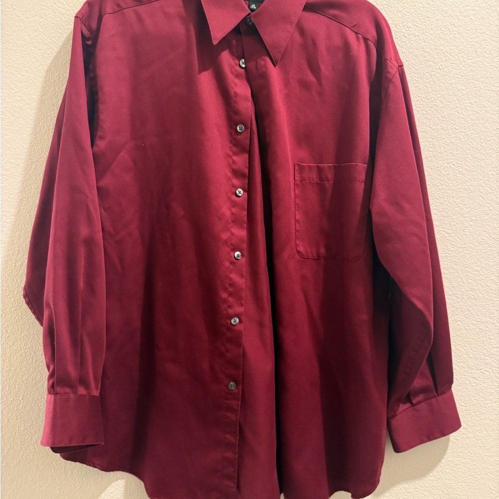 Liz Claiborne Men's Deep Red Button Down Shirt